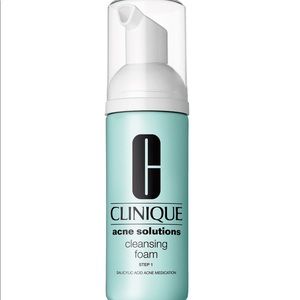 Clinique Acne Solutions™ Cleansing Foam